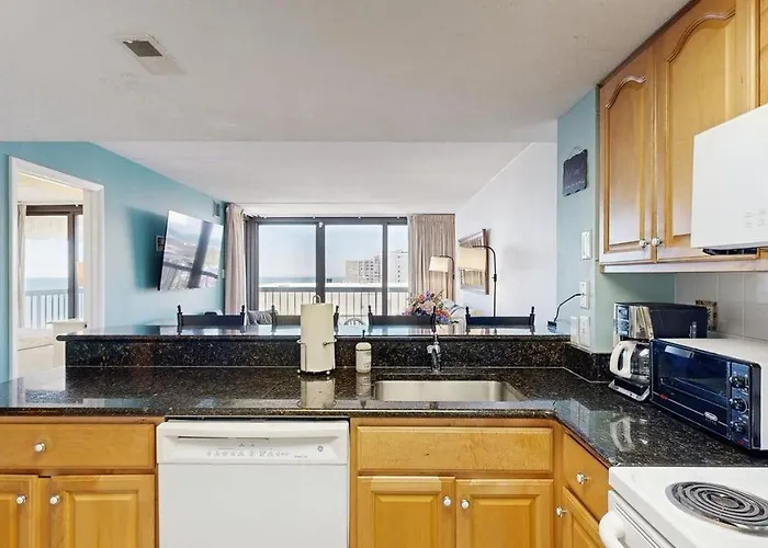 Stunning Oceanfront With Private Balcony Access Pools & Game Holiday home
