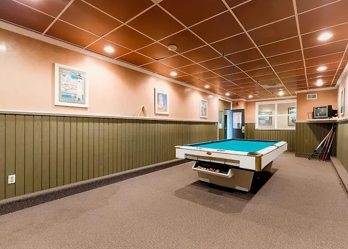 Holiday home Stunning Oceanfront With Private Balcony Access Pools & Game