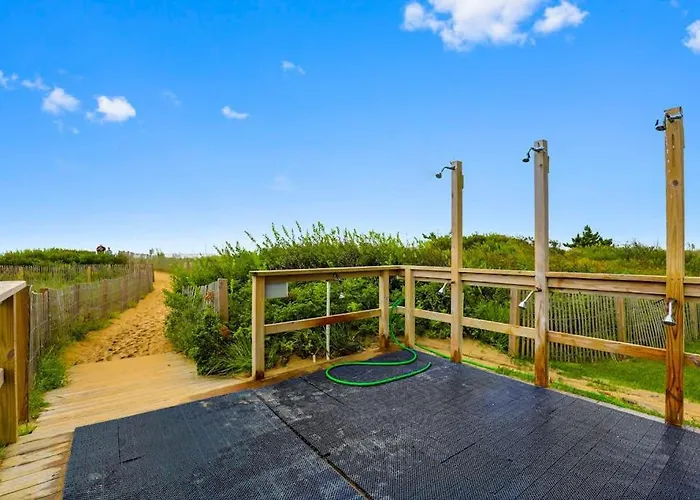 Holiday home Stunning Oceanfront With Private Balcony Access Pools & Game